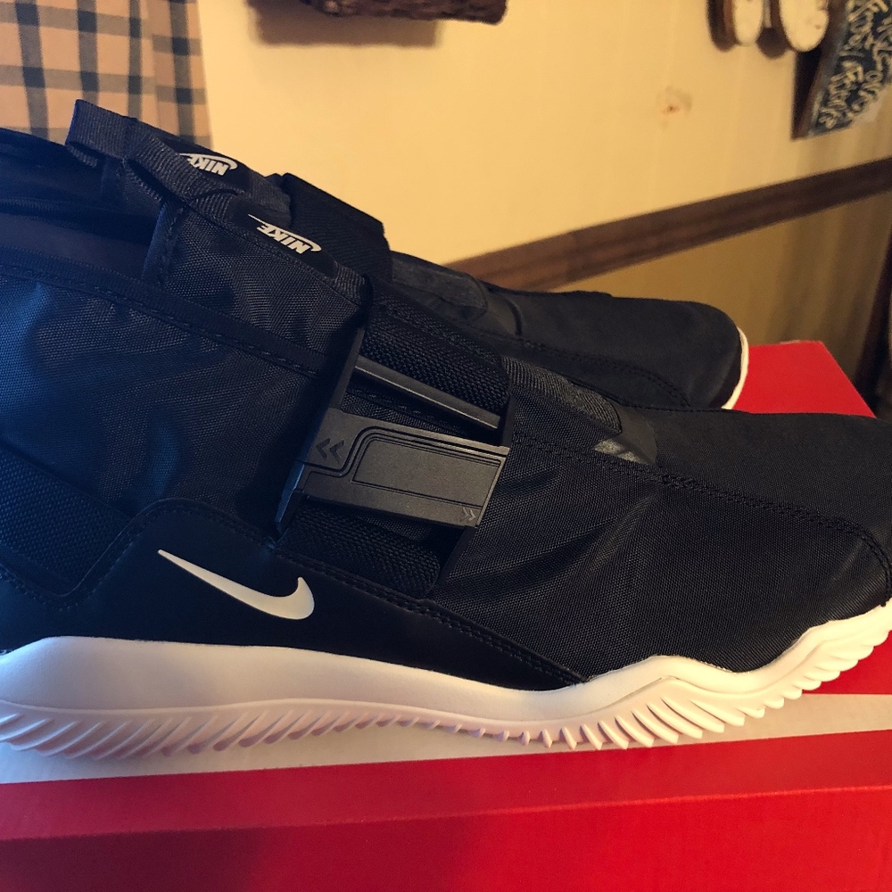 Nike Komyuter